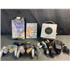 Image 1 : Lot of 1 Nintendo Gamecube Console with Controllers, Games, and Cords - Used