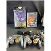 Image 2 : Lot of 1 Nintendo Gamecube Console with Controllers, Games, and Cords - Used