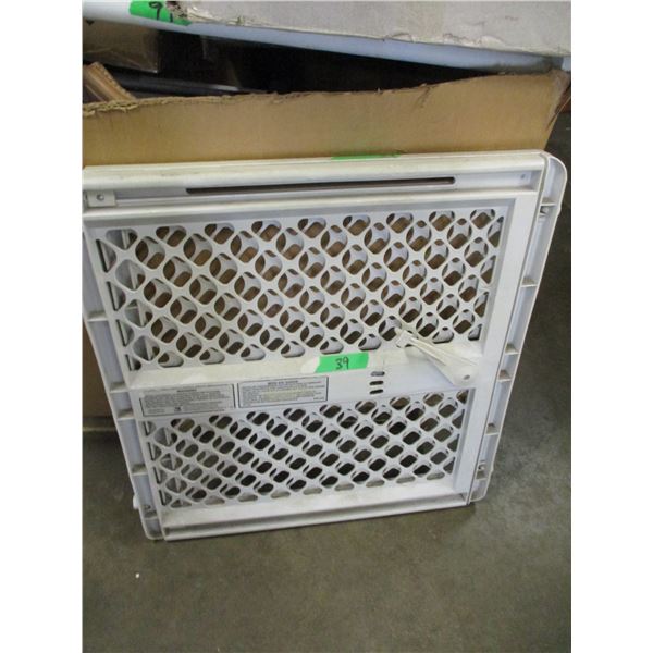 SAFETY GATE