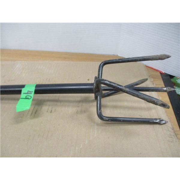 THE CLAW GARDEN TOOL