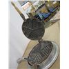 Image 3 : WAFFLE IRON & BASE