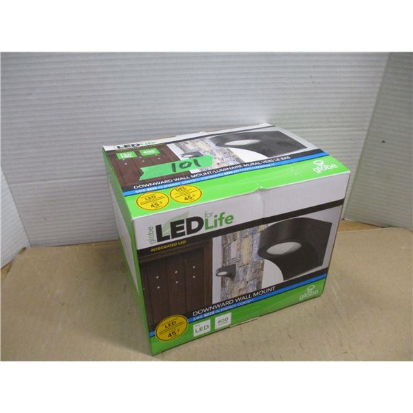 LED WALL MOUNT LIGHT