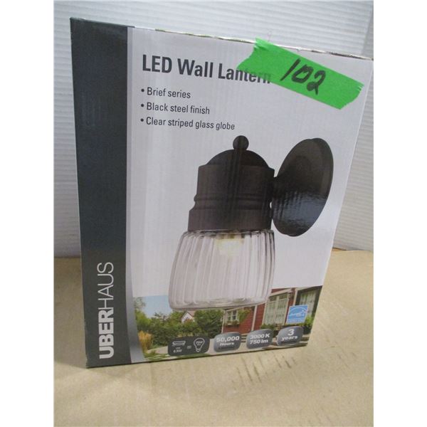 LED WALL MOUNT LANTERN