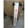 Image 2 : ROLL OF WHITE PAPER