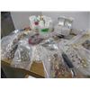 Image 3 : BOX C/W MAKE-UP & TOILETRIES