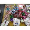 Image 3 : ESTATE:  TOTE & LID C/W CHRISTMAS DECORATIONS
