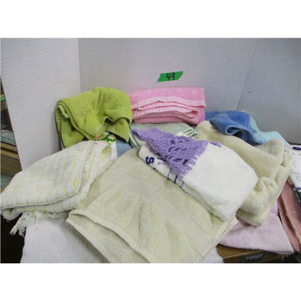 ESTATE:  BOX C/W ASSORTED TOWELS