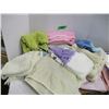 Image 1 : ESTATE:  BOX C/W ASSORTED TOWELS