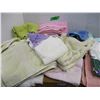 Image 3 : ESTATE:  BOX C/W ASSORTED TOWELS