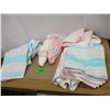 Image 2 : ESTATE:  BOX C/W TOWELS