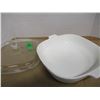 Image 2 : ESTATE:  10" CORNINGWARE DISH & LID