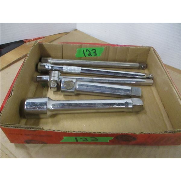 ESTATE:  BOX C/W 3/4" & 1/2" EXTENSIONS