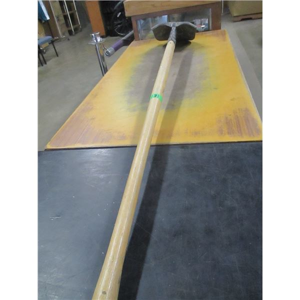 ESTATE:  LONG HANDLE ROUND SHOVEL