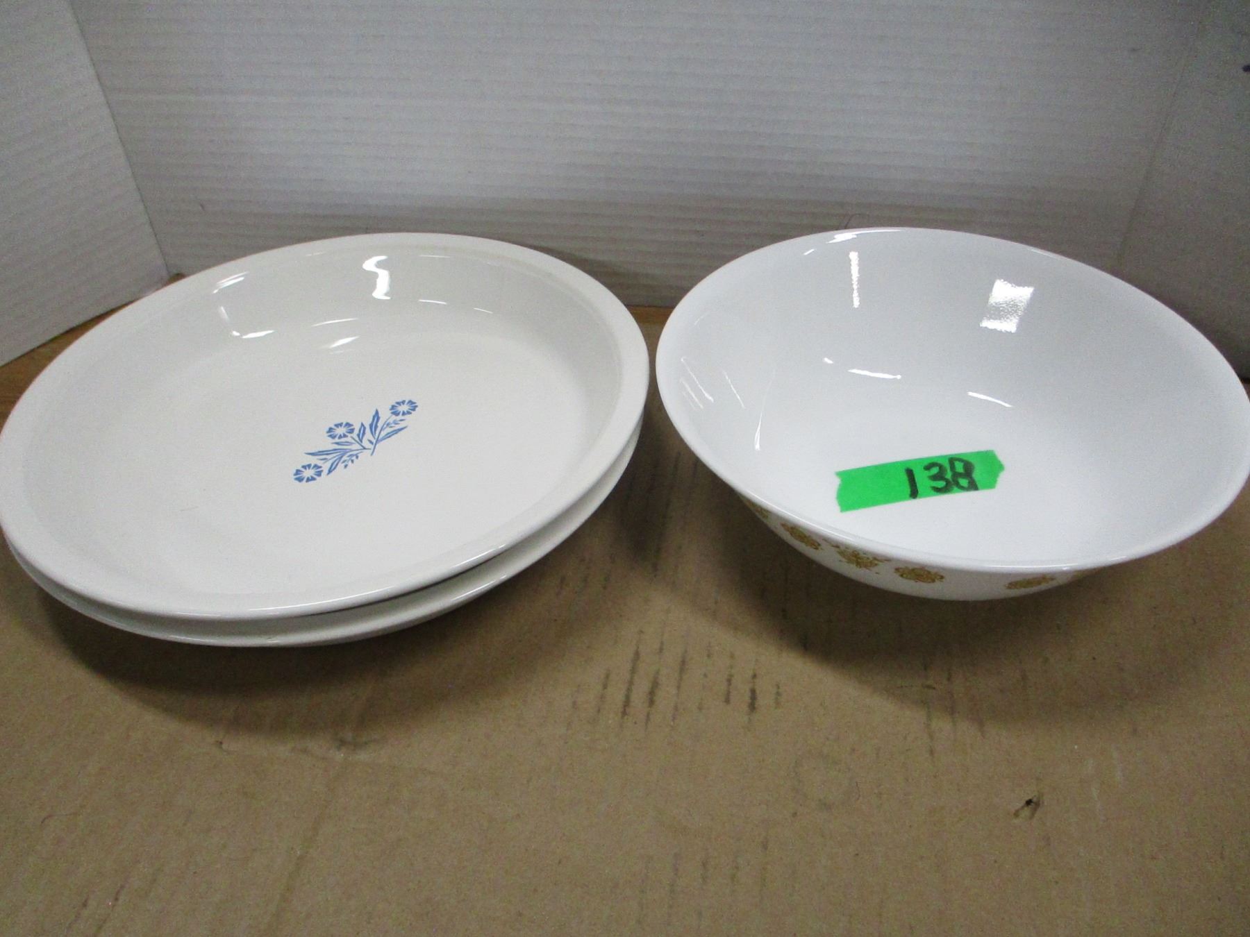 ESTATE: 2 CORNINGWARE &amp; 1 CORELLE DISH