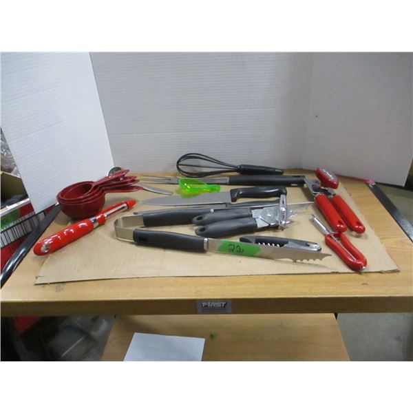 BOX C/W KITCHEN UTENSILS