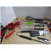 Image 2 : BOX C/W KITCHEN UTENSILS