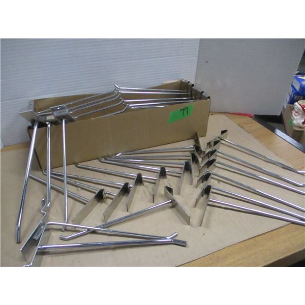 ESTATE:  ASSORTED SLATWALL HOOKS