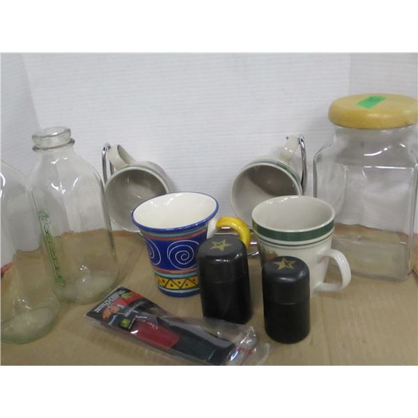 BOX C/W ASSORTED HOUSEWARES