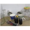 Image 1 : BOX C/W ASSORTED HOUSEWARES