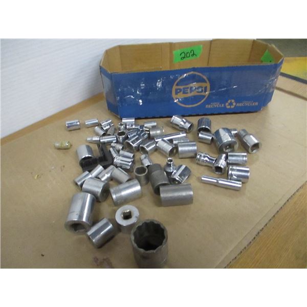 ESTATE:  FLAT OF 3/8 & 1/2" DRIVE SOCKETS