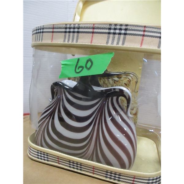 CARRY BAG & 2 VASES