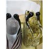 Image 3 : CARRY BAG & 2 VASES
