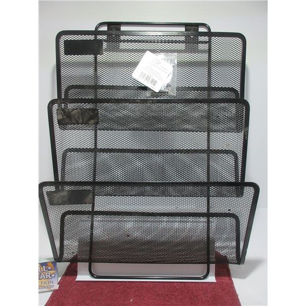 NEW:  STAPLES 3 SLOT WALL FILE