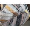 Image 1 : 6' x 8'  Area Rug
