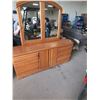 Image 1 : 4pc Bedroom Set