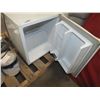 Image 2 : Danby Mini Fridge