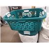 Image 1 : 5 Laundry Baskets