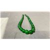 Image 2 : SPINACH GREEN JADEITE BEADS NECKLACE