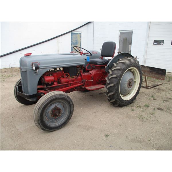 8N Ford Gas 6Volt Tractor with Blade -- Running