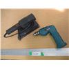 Image 1 : (2) black & Decker Hand Sander & Small Makita Hand Drill