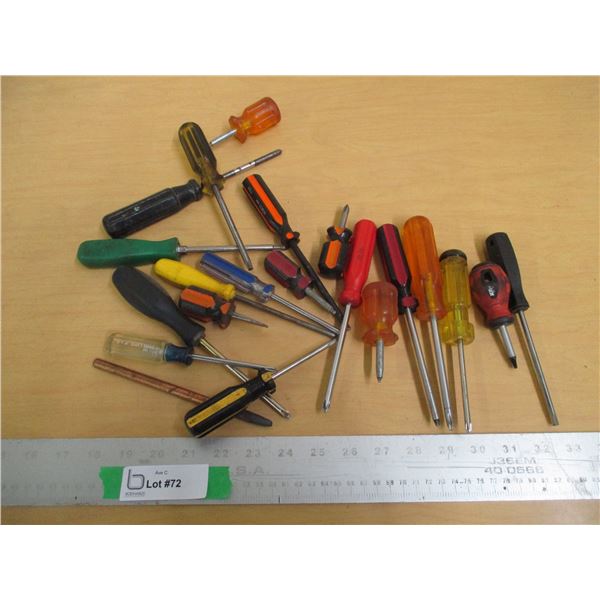 (10+) Container of Screwdrivers