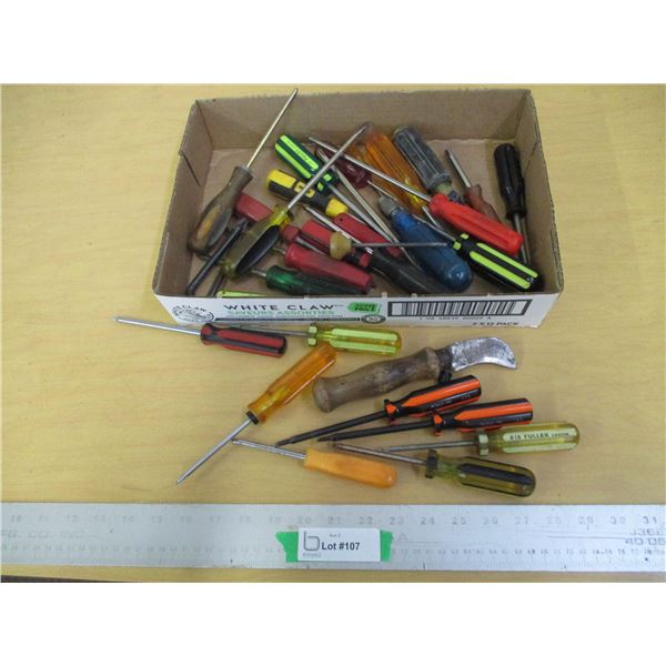 (20+) Lot of Misc. Sized Screw Drivers