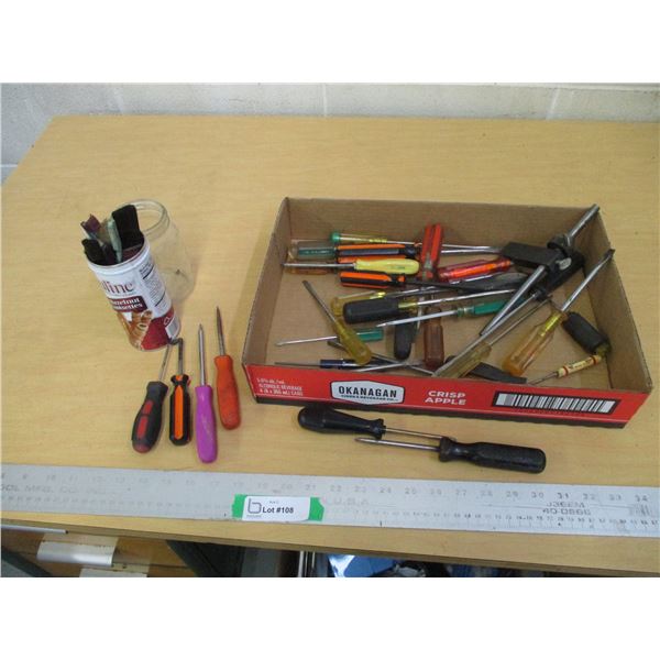 (25+) Lot of Misc. Sizes Screw Drivers