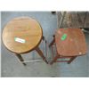 Image 3 : (2) Wood Bar Stools