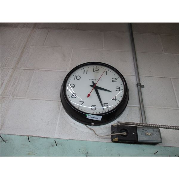 General Electric Wall Clock – Working