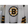Image 4 : * Autographed Bobby Orr Jersay in Plexi Glass Display - 40.75 Tall - Base is 25.25 Long x 11.5 Deep