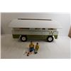 Image 6 : *1970s Tonka Winnebago Motor Home - Original Paint, with (2) Figurines, Missing (3) Lights