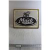 Image 1 : Mack Canvas - 22 1/2" x 16 1/2"