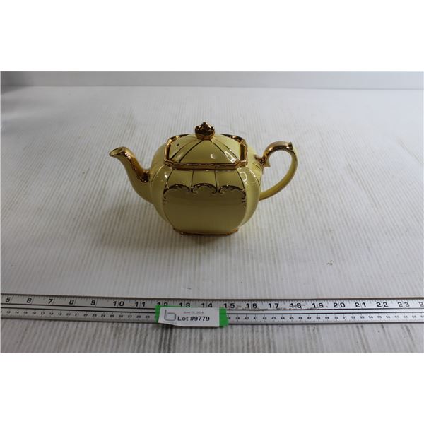 Saddler Tea Pot