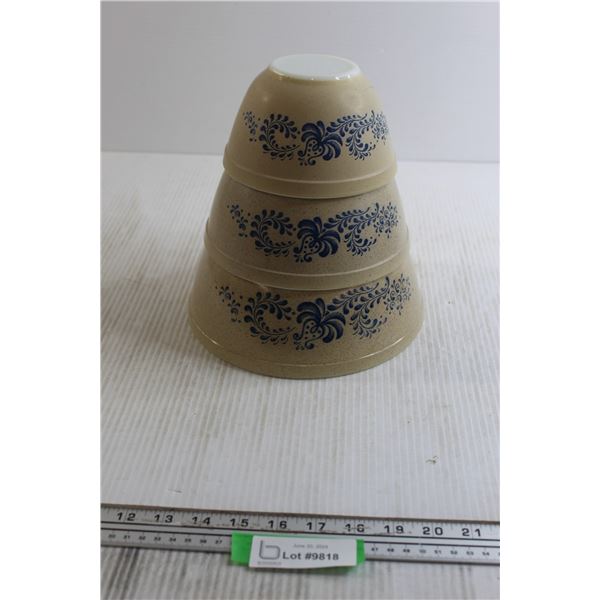 (3) Pyrex Homestead Bowls