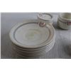 Image 4 : 25-Piece The La Salle Dish Set