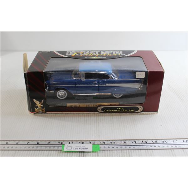 Masinuta de colectie Chevrolet Bel Air Convertible 1957, LUCKY DIE CAST, 1/18, rosu, 29cm Masinuta de colectie Chevrolet Bel Air Convertible 1957, LUCKY DIE CAST, 1/18, rosu, 29cm