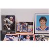 Image 2 : (21) Edmonton Oilers Hockey Card Bundle: Gretzky; Draisaitl; McDavid; Kuri; Messier