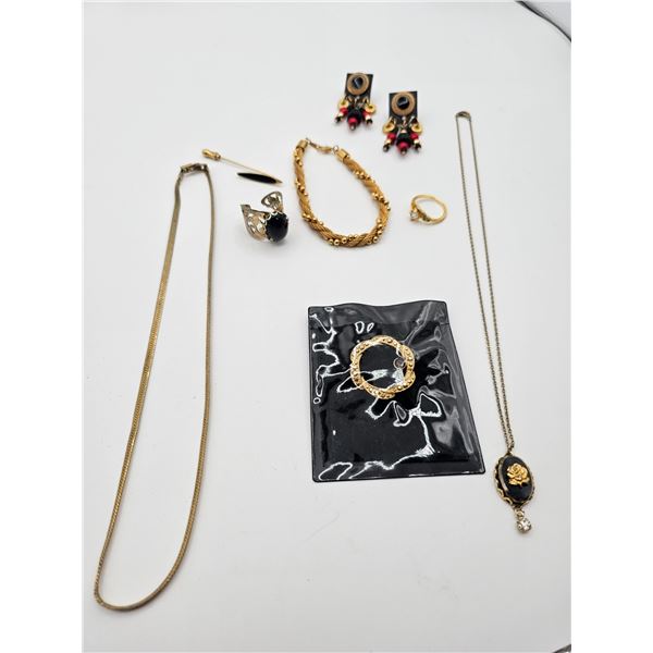 Black and Gold Tone Jewlery, Earrings, Brooches, Necklaces, Rings, Bracelet