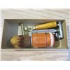 Image 3 : Vintage Shave kit w/ Razors