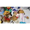 Image 3 : Box of Vintage toys and stuffed animals